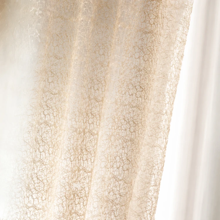 Vorhang aus einem Stricknetz