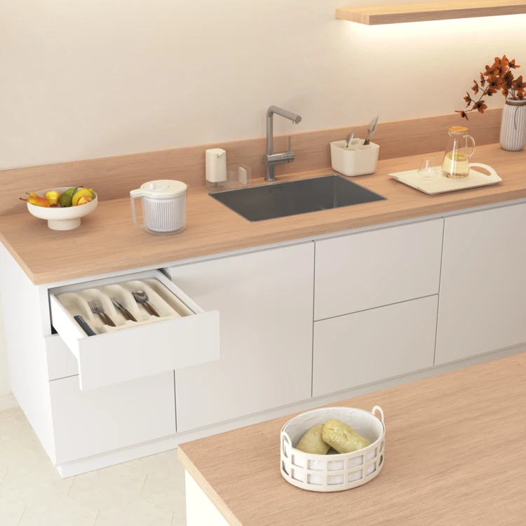 Egouttoir à vaisselle extensible avec porte-couverts