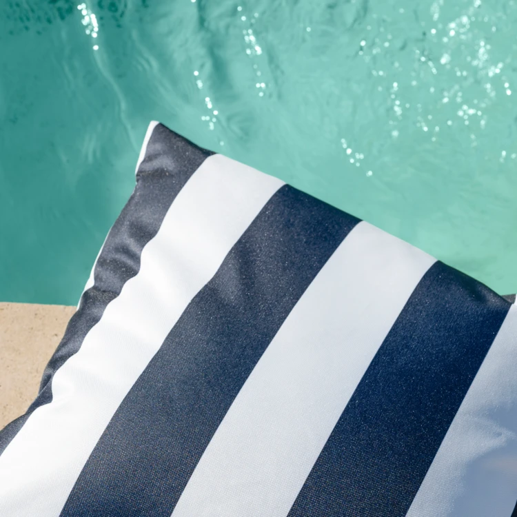 Almofada às riscas impermeável ARCACHON com capa amovível