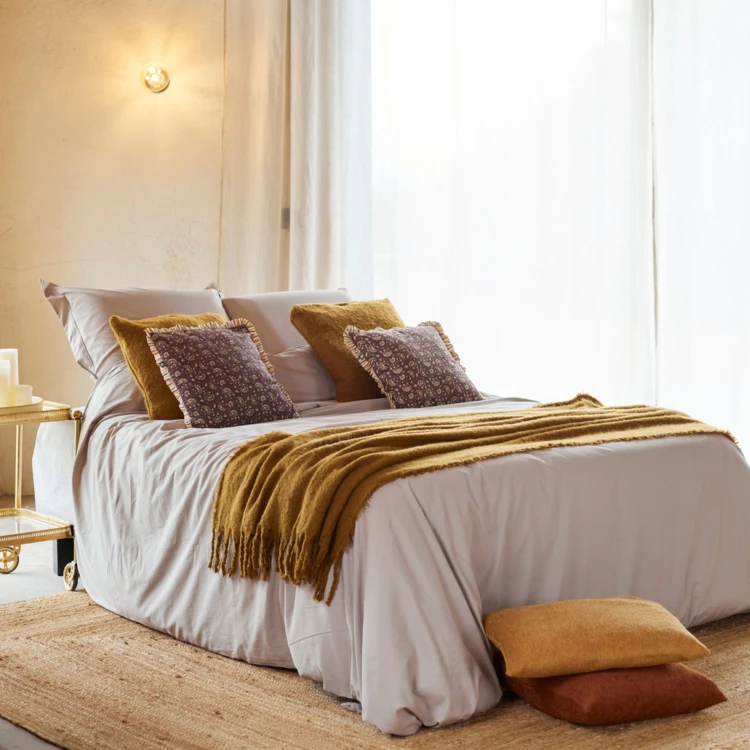 Coussin effet mohair ultra doux