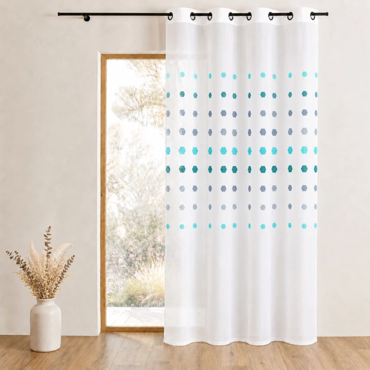 Cortina de organza con lunares geométricos