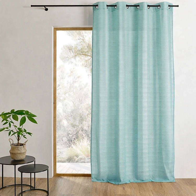 Voilage fantaisie à fines rayures