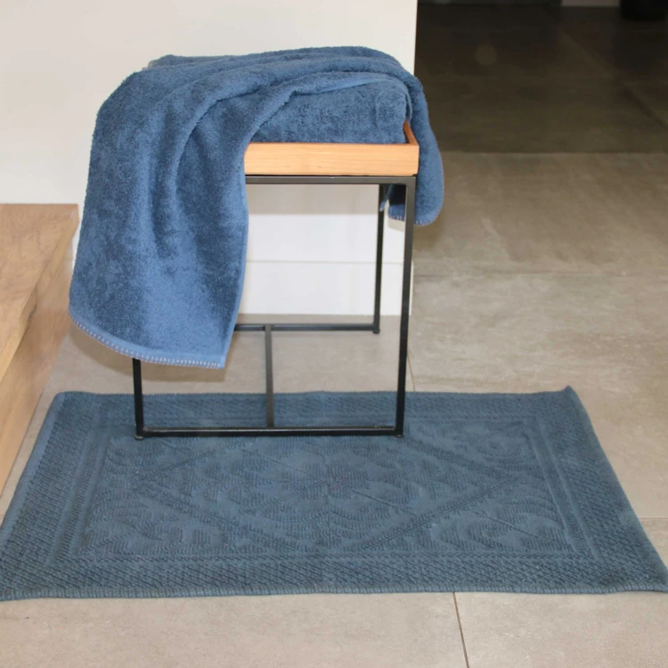 Tapis de bain à motif géométrique