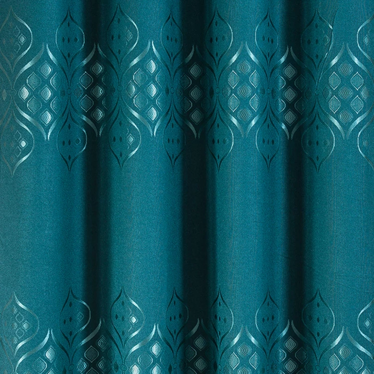 Verdunkelnder Vorhang mit glänzendem Muster