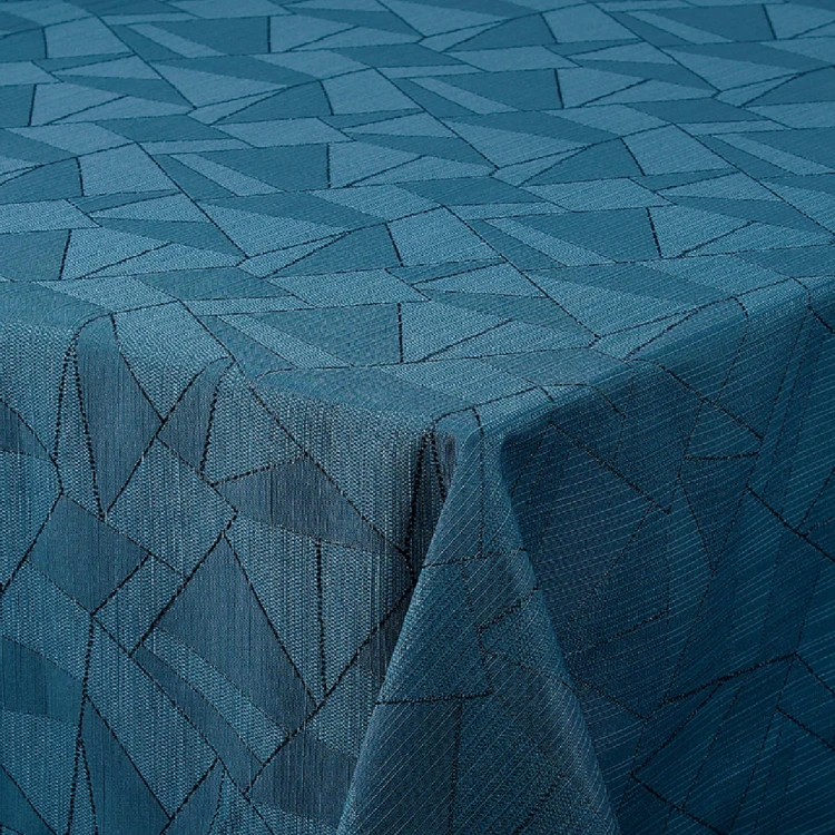 Nappe rectangulaire extérieure aux motifs graphiques