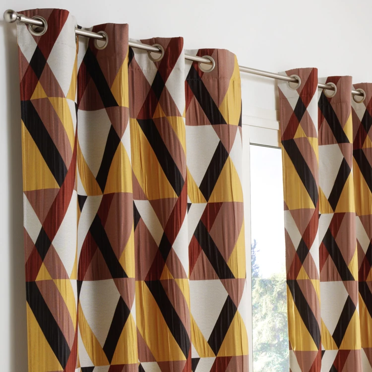 Deko-Vorhang mit geometrischem Muster