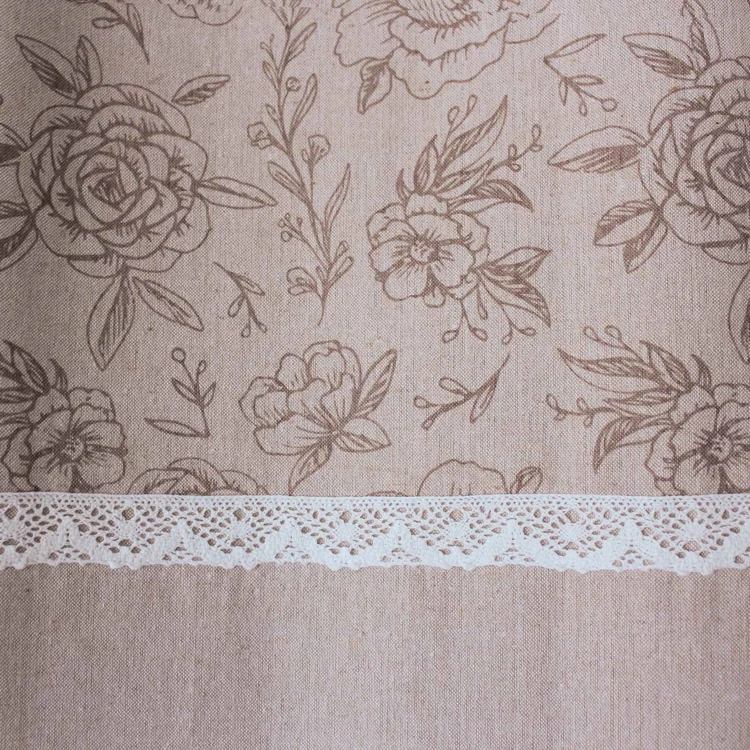 Cortina de tapicería con estampado de rosas