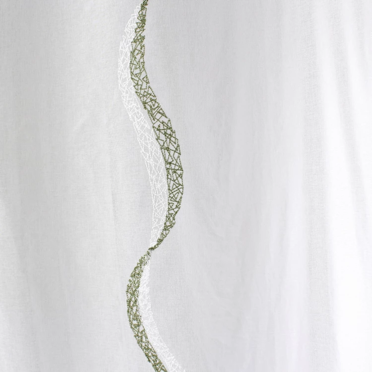 Bestickter Voile-Vorhang mit wellenförmigen Streifen