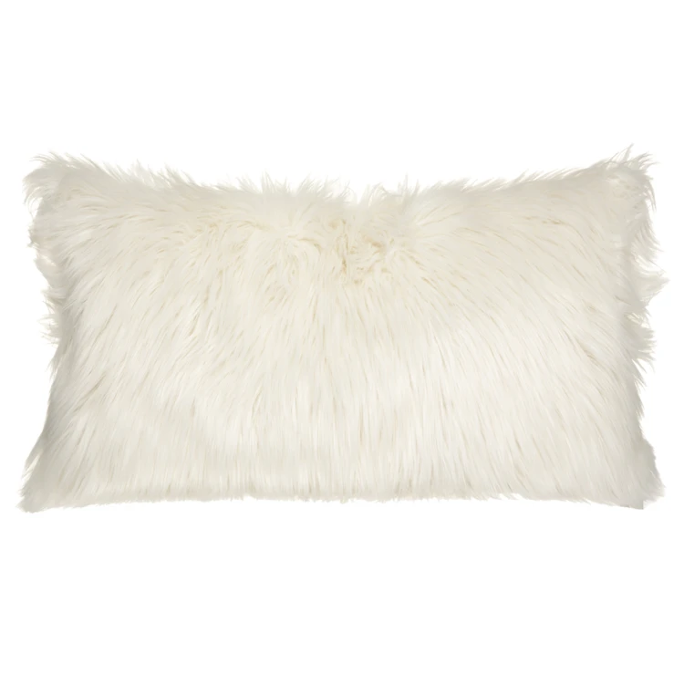 Coussin long en imitation fourrure