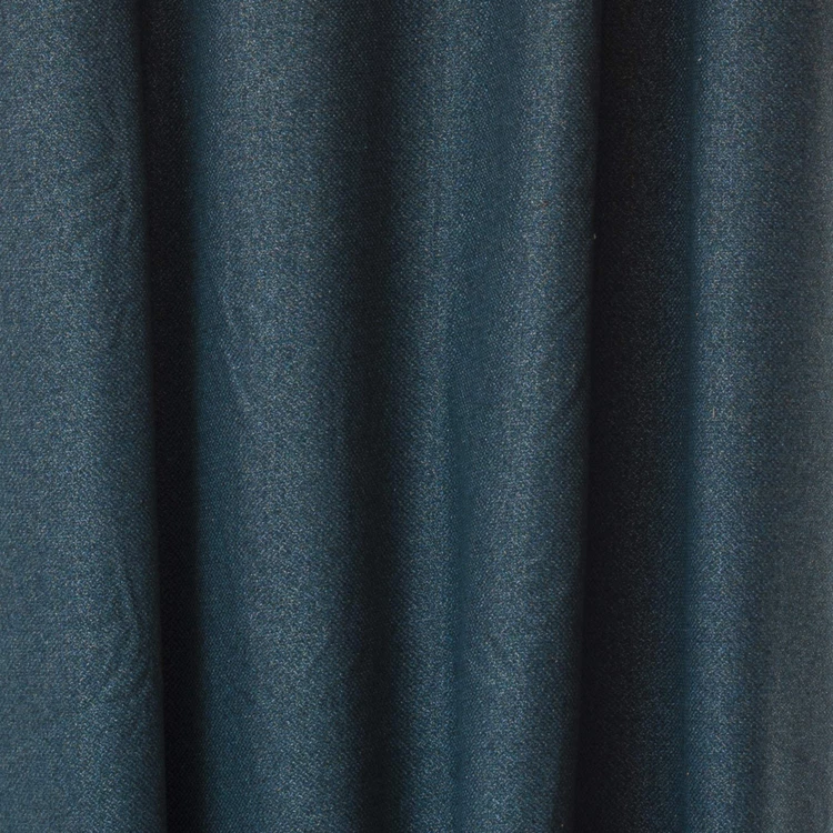 Einfarbiger isolierender und verdunkelnder Vorhang