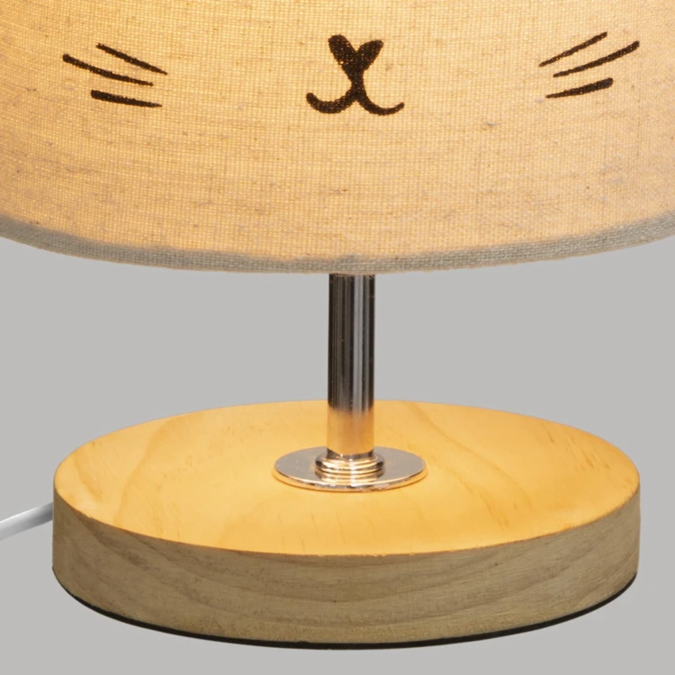 Lampe avec abat jour chat