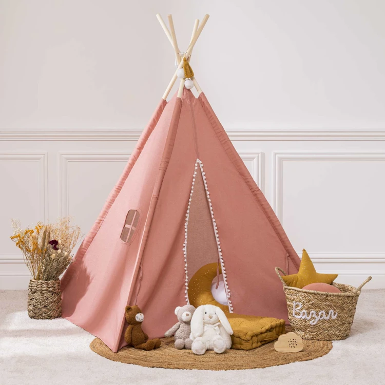 Tipi con pompones redondos