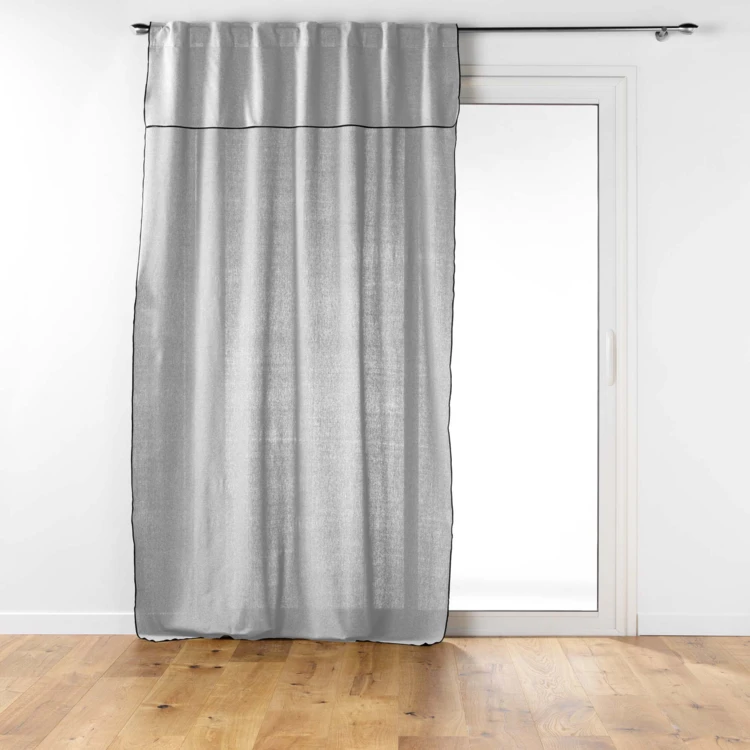 Voile Vorhang aus recycelter Baumwolle mit verdeckten Schlaufen
