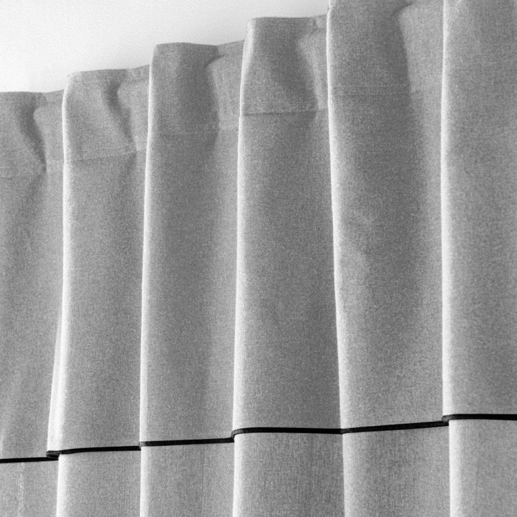 Voile Vorhang aus recycelter Baumwolle mit verdeckten Schlaufen