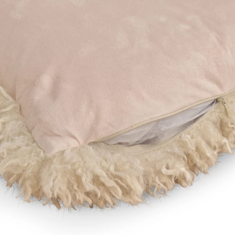 Coussin bouclette mouton ultra doux
