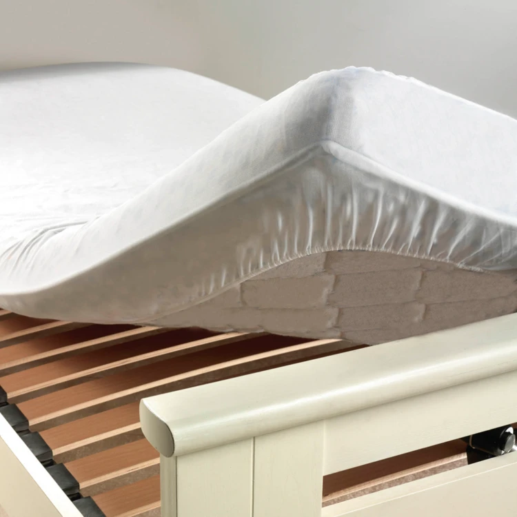 Protège matelas en éponge et imperméable "Ponny"