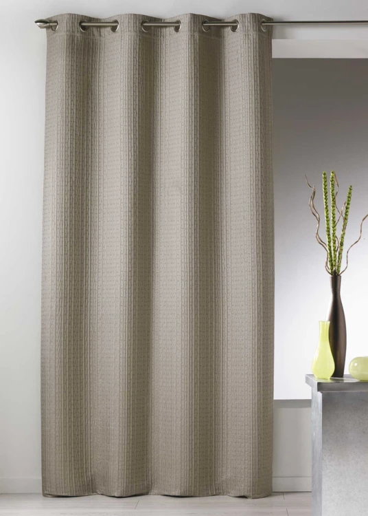 Cortina gruesa en Jacquard Lisa con Relieves