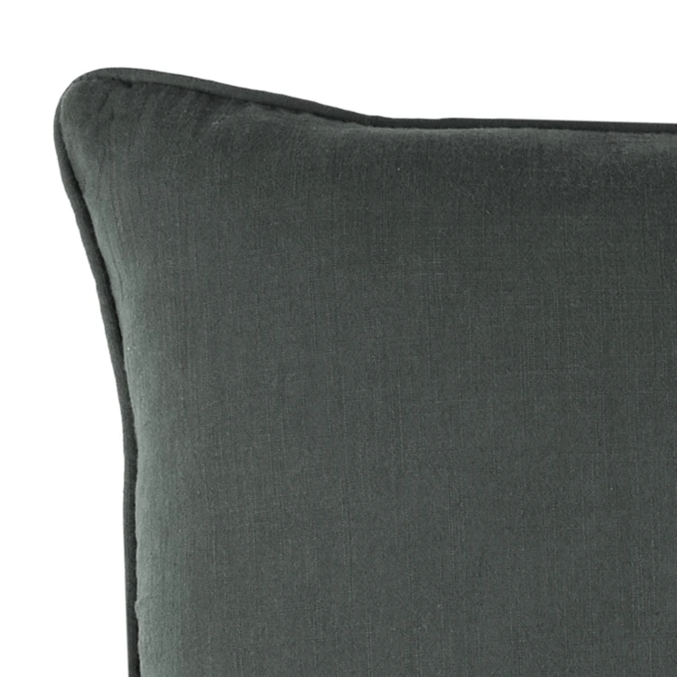 Coussin Windsor passepoilé uni