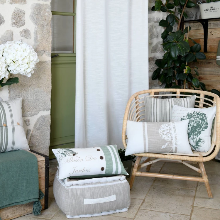 Coussin déhoussable esprit tapissier
