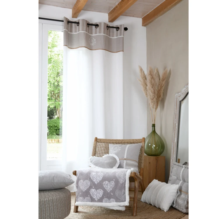 Voilage tamisant esprit campagne chic