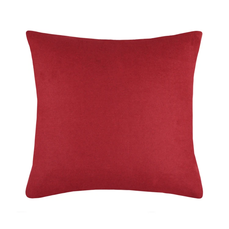 Coussin brodé montagne