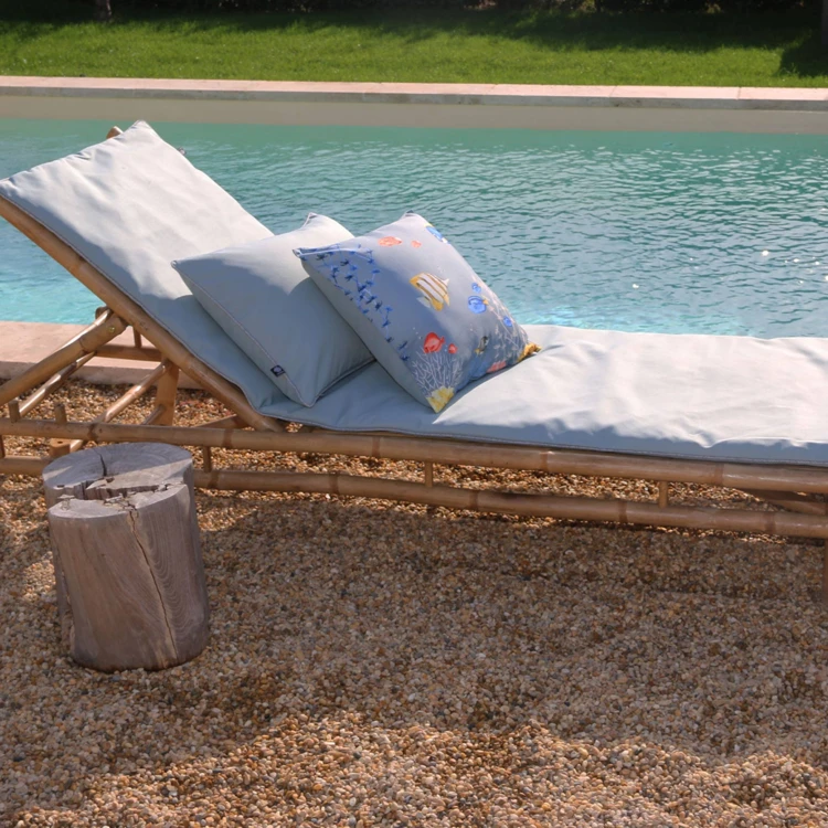 Coussin extérieur uni imperméable