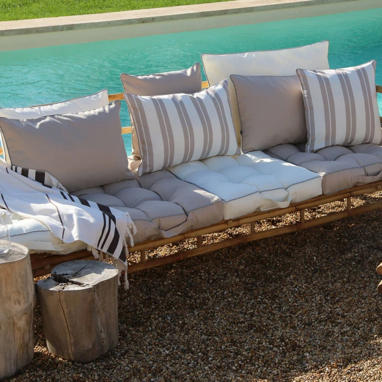 Coussin extérieur uni imperméable