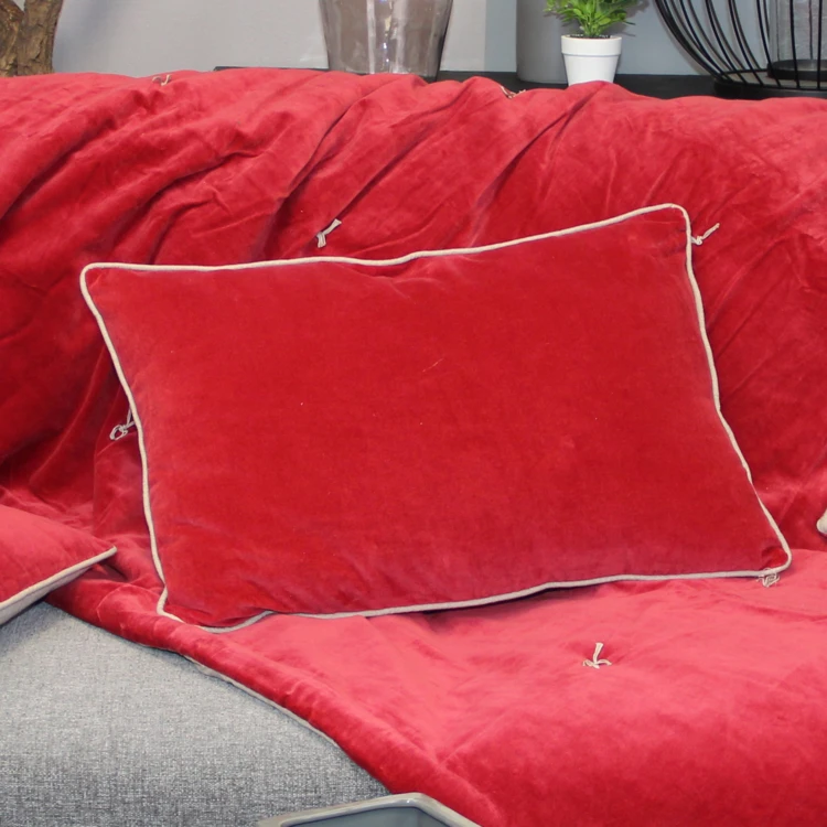 Coussin en velours réversible