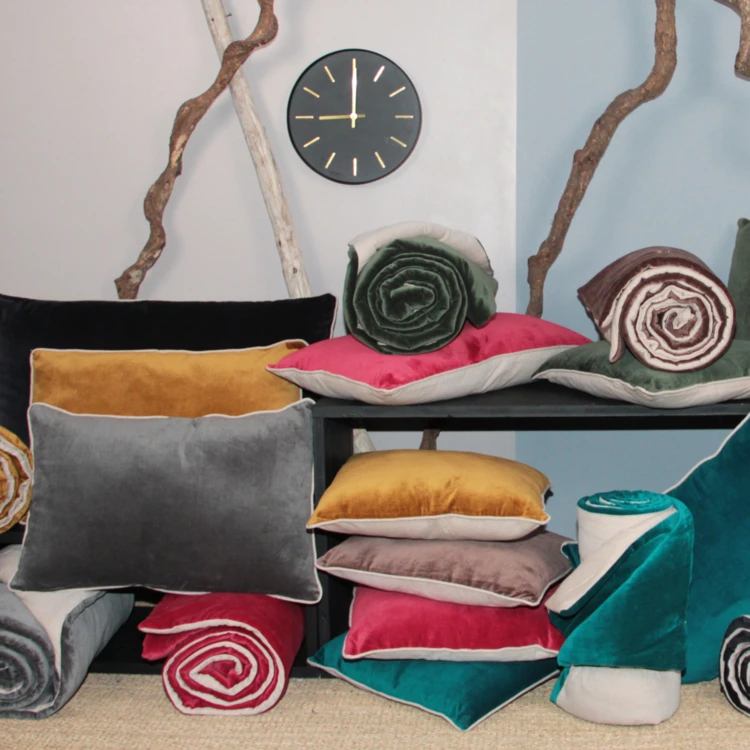 Coussin en velours réversible
