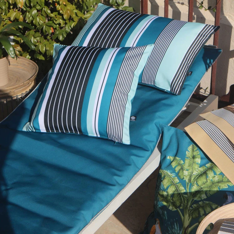 Coussin extérieur uni imperméable