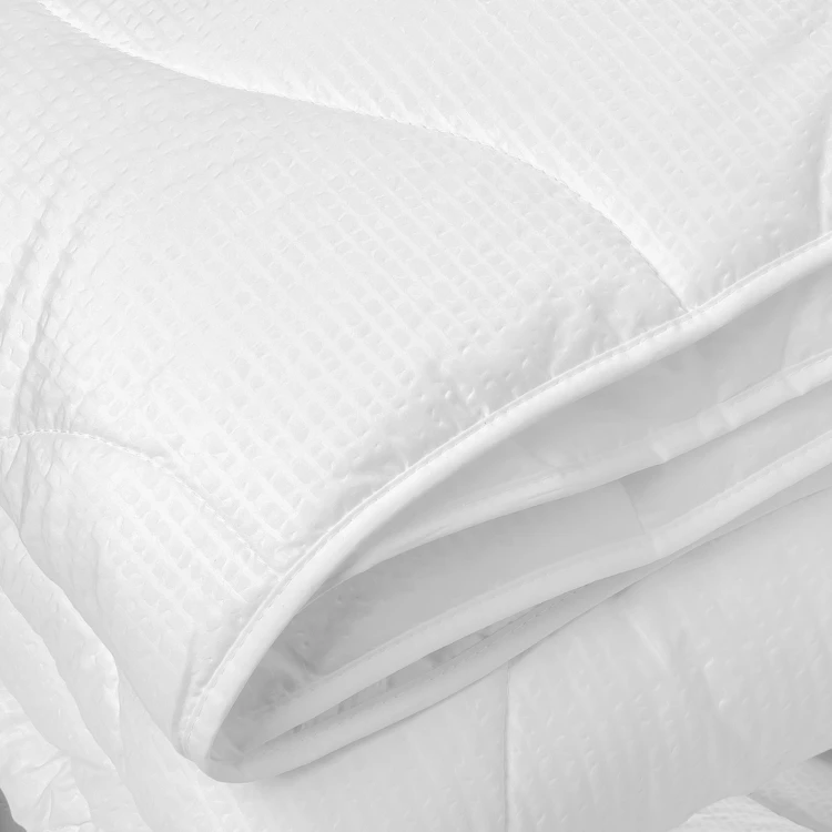 Couette hiver avec microduvet aspect gaufré 450 gr