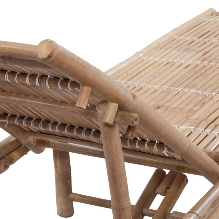 Chaise longue en bambou