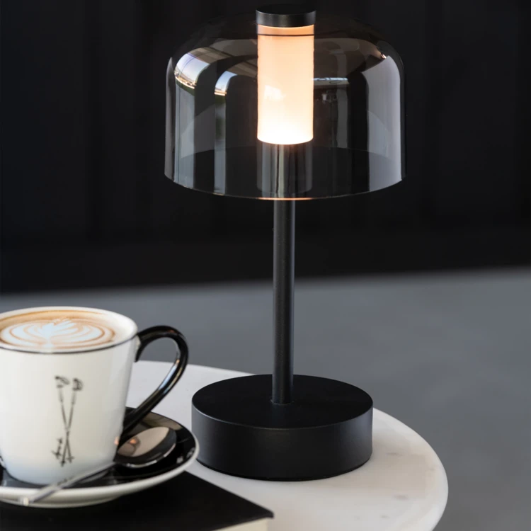Lampe de table LED sans fil design