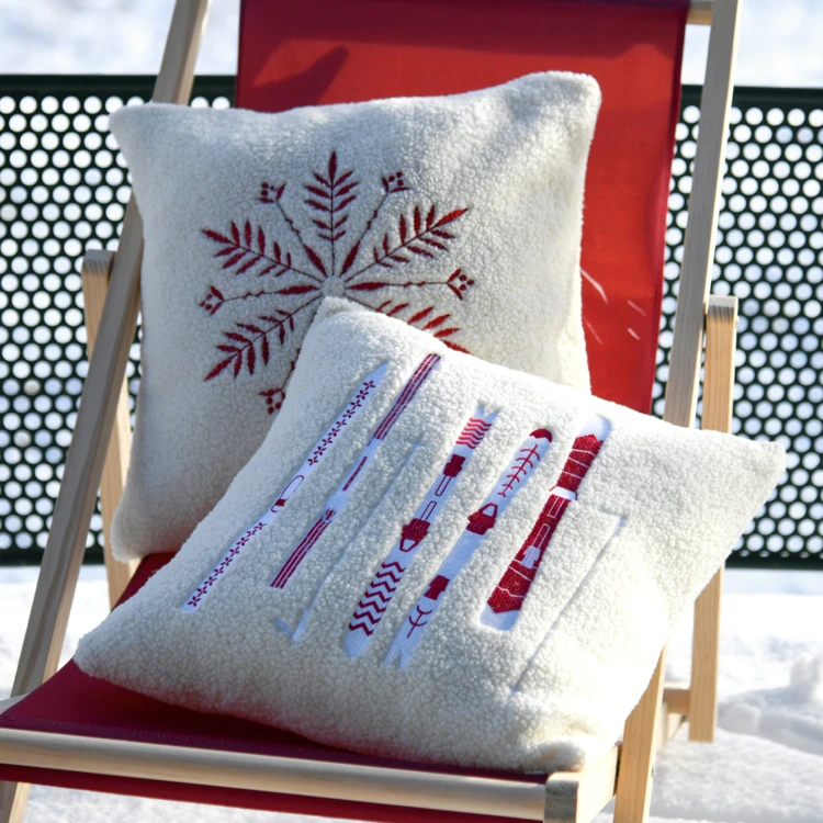 Coussin décoratif effet bouclette style montagne