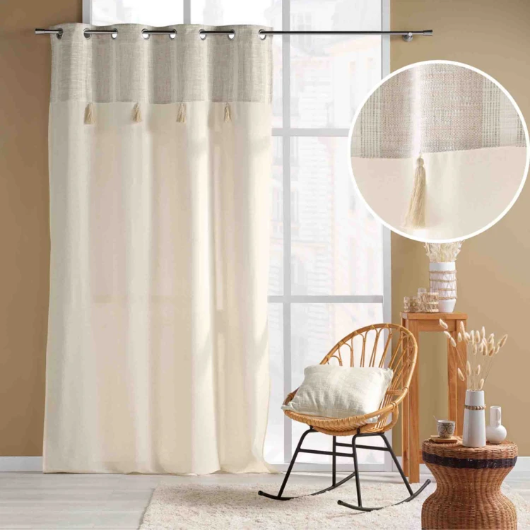 Polycotton-Ösenvorhang mit gewebtem Top und Pompons