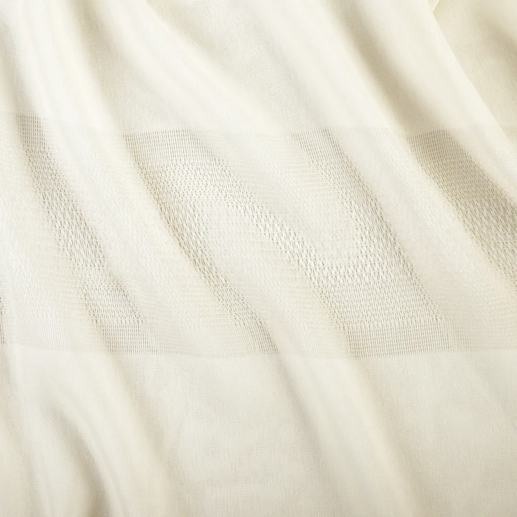 Voilage tamisant ajouré à esprit macramé