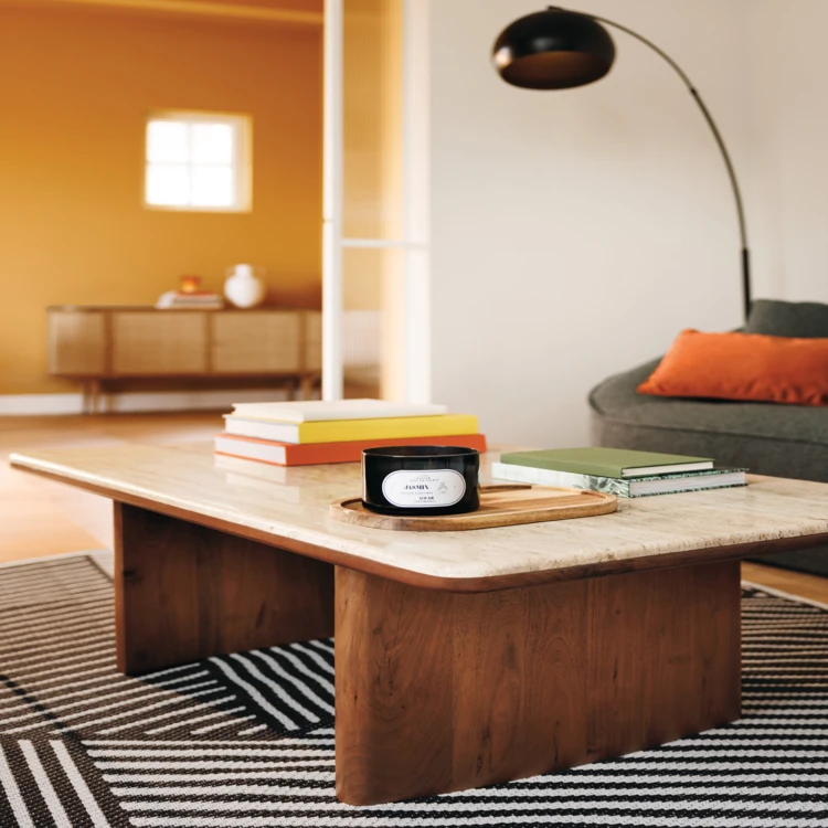Mesa de centro de travertino con tapa rectangular