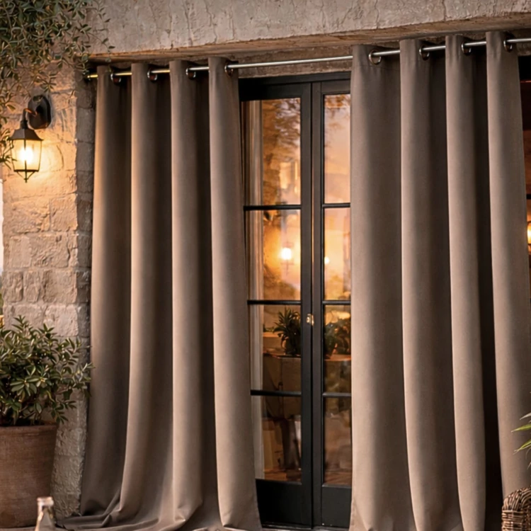 Rideau d'extérieur en tissu déperlant