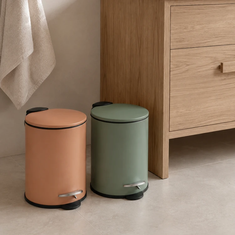 Poubelle de salle de bain à pédale en métal