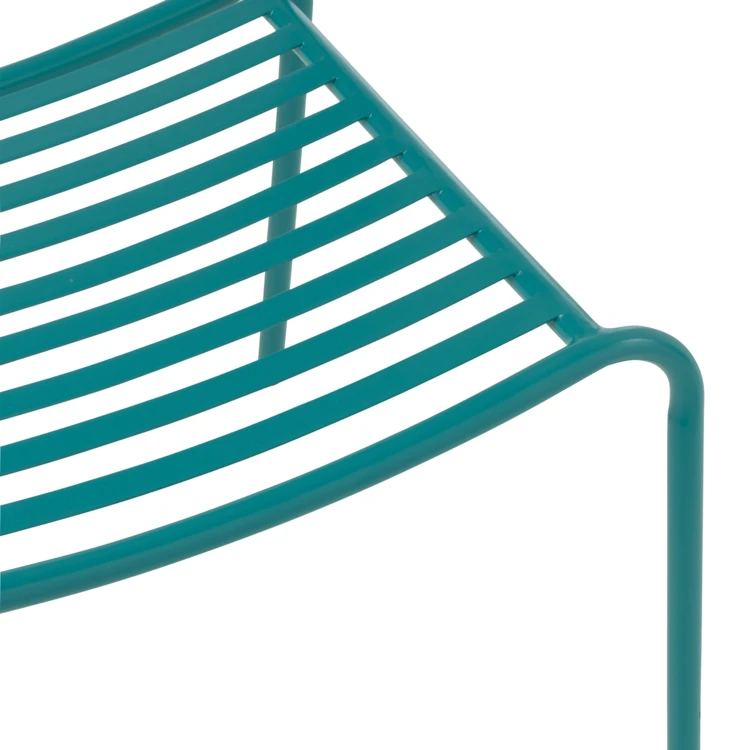 Silla de jardín metálica con respaldo de listones