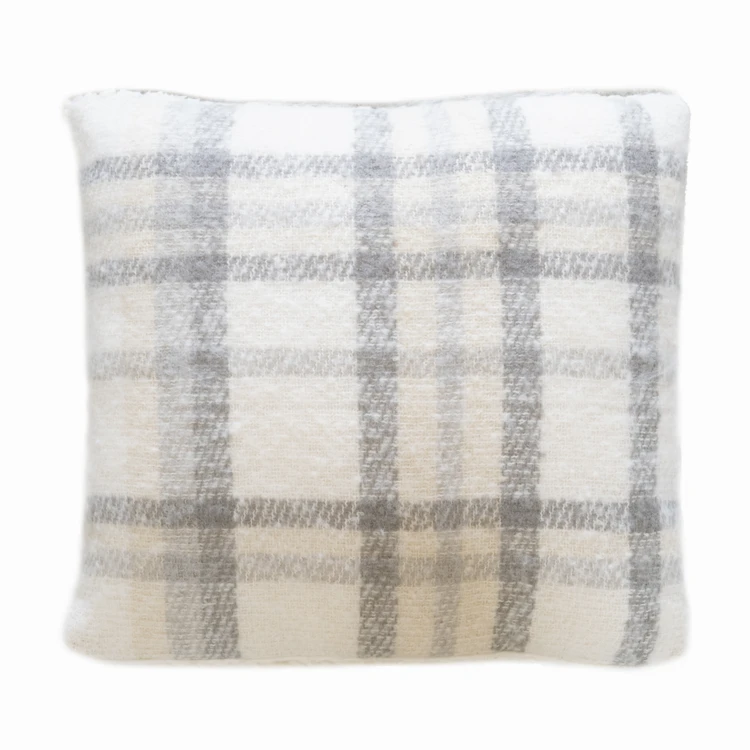 Coussin à carreaux effet mohair avec dos sherpa