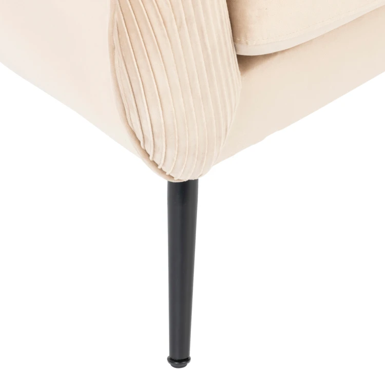 Sillón de pana con respaldo envolvente