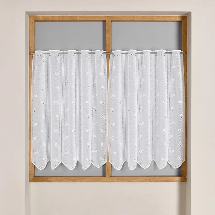 Windschutz aus Strick mit Blumenmuster