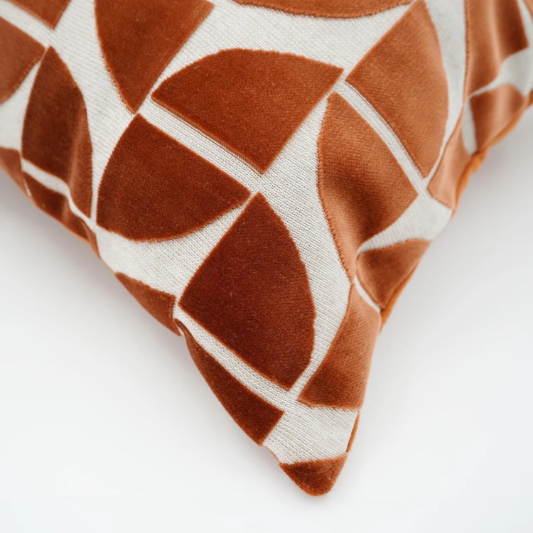Coussin décoratif carré en velours dévoré à motif géométrique