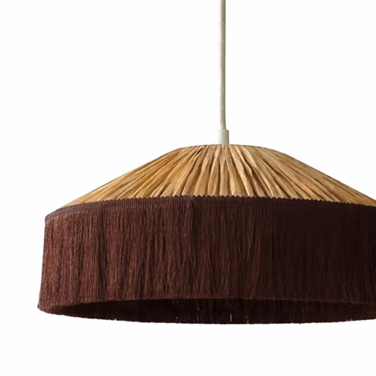 Hanglamp van papier in raffiastijl en franjes