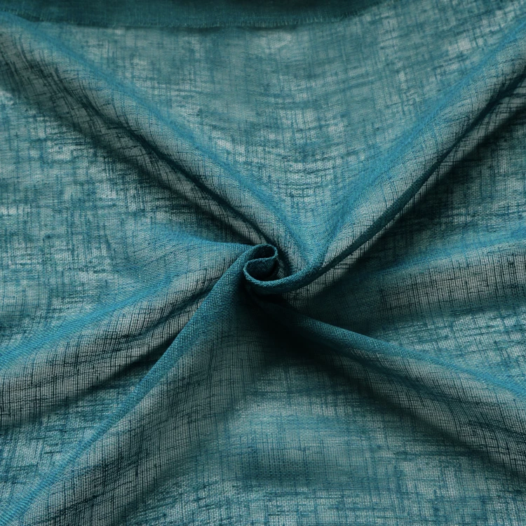 Traditioneller Vorhang aus einfarbiger Etamine mit Leinenoptik