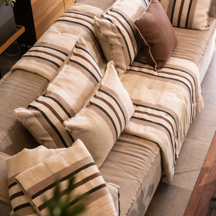 Coussin rayé en lin et coton