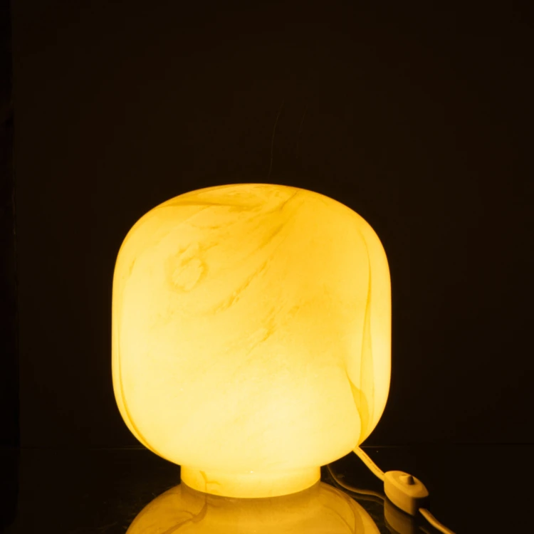 Lampe à poser en verre