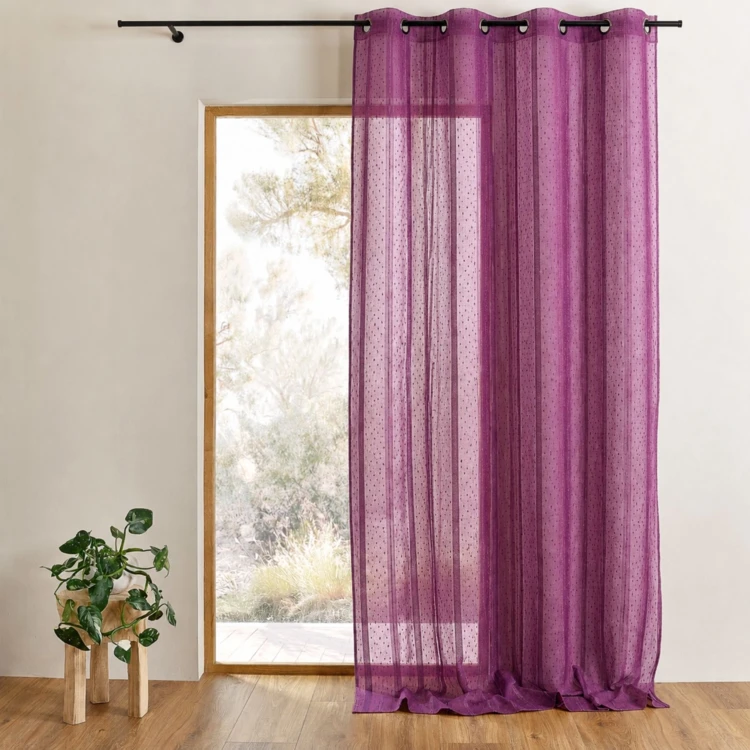 Voilage tissé et fileté