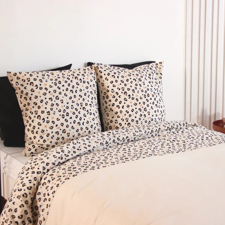 Parure de lit 3 pièces léopard coton housse + taies